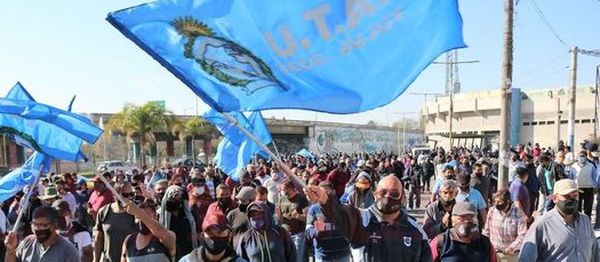 La UTA continua su reclamo y el paro sigue