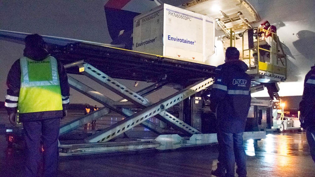 Llegaron tres aviones con vacunas y se superaron los 30 millones 